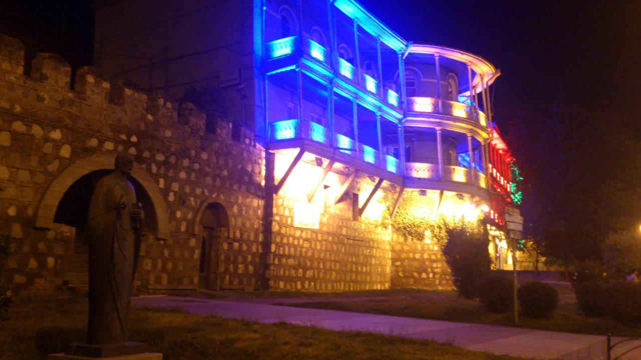 Guest House Madonna Tbilisi ภายนอก รูปภาพ